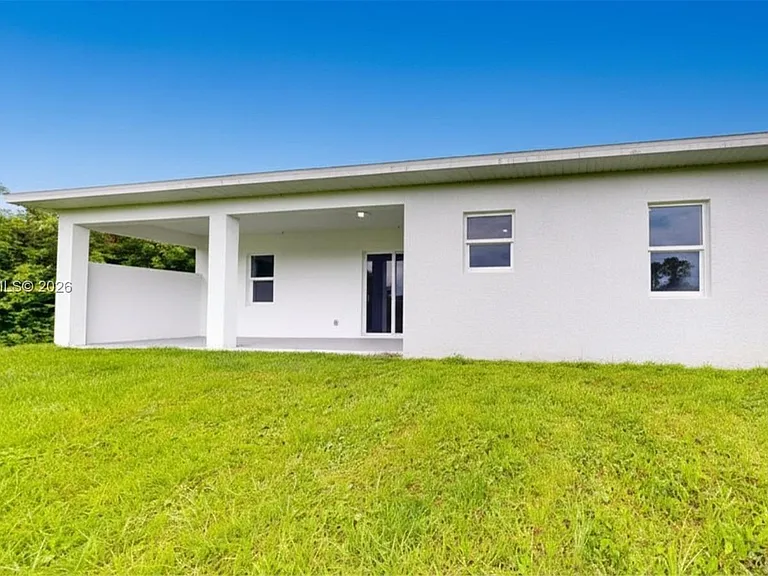 6048 Stratton Rd — Photo 2