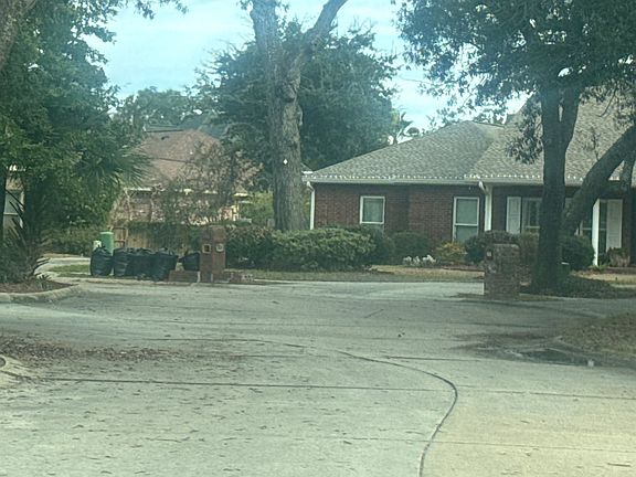 4th image of 2015 Rue Ulysse