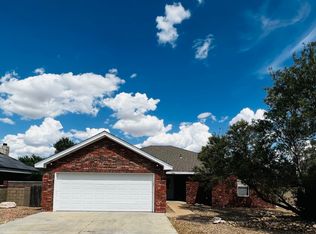 1382 Oakwood Cir, Portales, NM 88130