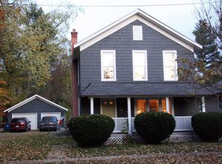 156 N Monroe St, Rockford, MI