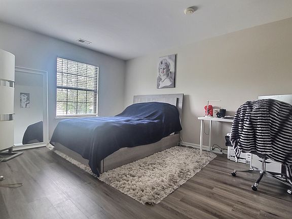 5th image of 1112 Woodbury Ln APT C2