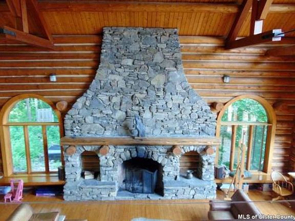 4th image of 79 Timberline Trl
