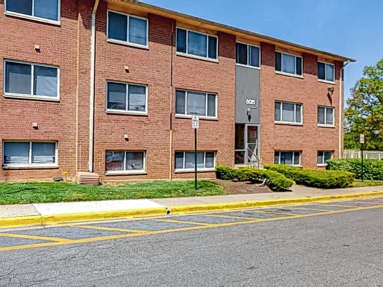Eastdale Apartments — Photo 6