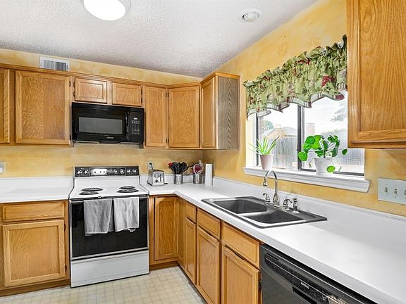 2nd image of 6816 Outland Dr