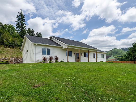 3rd image of 20165 Berkshire Rd