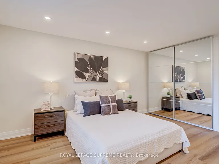 143 Voltarie Cres #UPPER — Photo 17