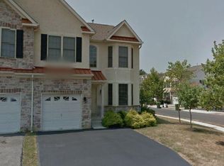 211 Wyndham Ln, Conshohocken, PA 19428