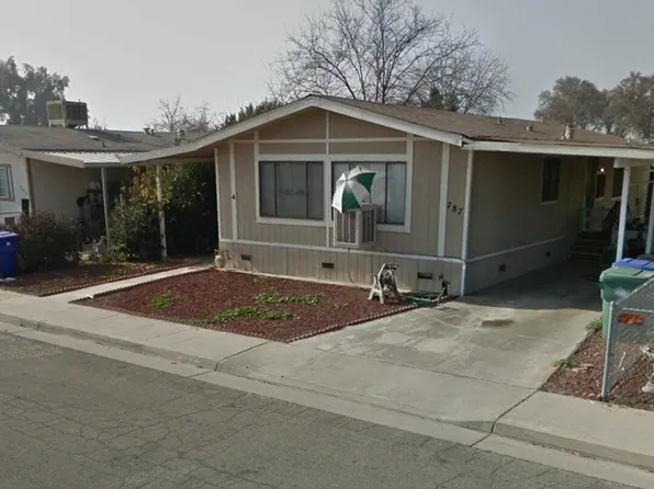 787 S Avery Ave, Farmersville, CA 93223