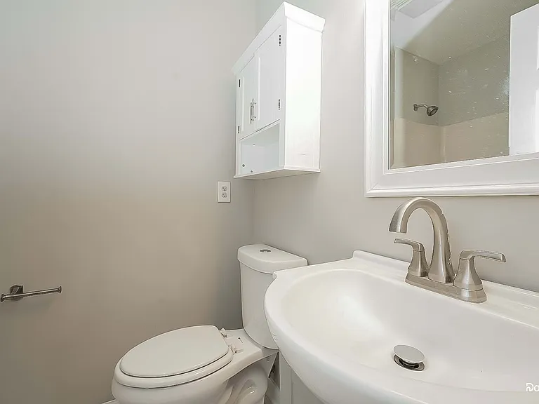308 Lindale Dr — Photo 11