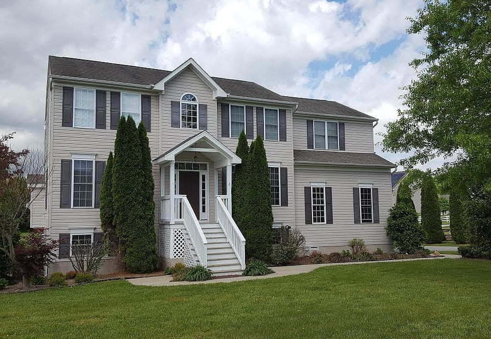 1st image of 243 Three Creeks Dr