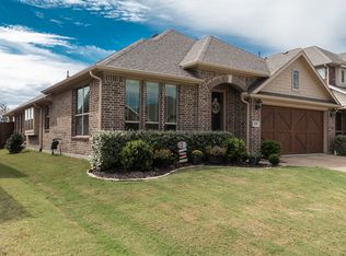 900 Lighthouse Ln, Aubrey, TX 76227