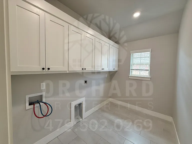 927 Fair Oaks St — Photo 10