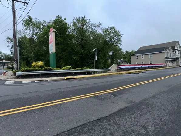 49A N Main St, New Egypt, NJ 08533