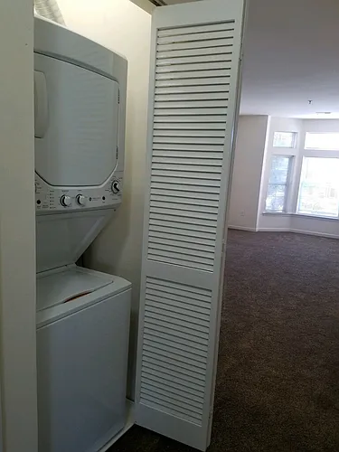 Floor plan 1BR/Den/1.5BA