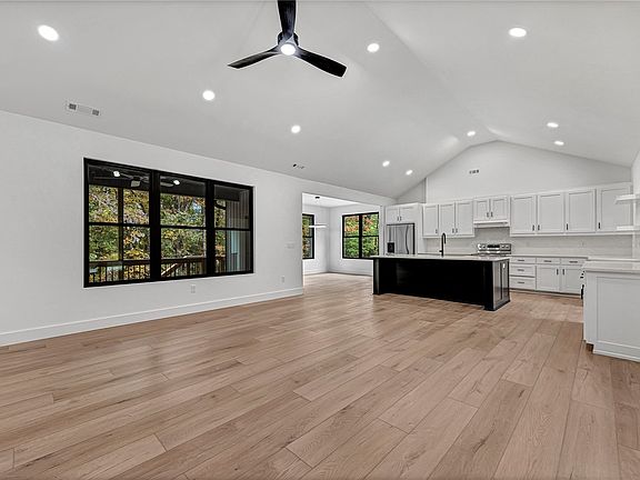2nd image of 4 Epping Dr