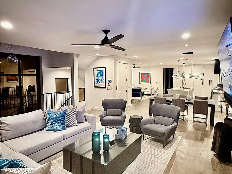 116 W Channel Islands Blvd — Photo 9
