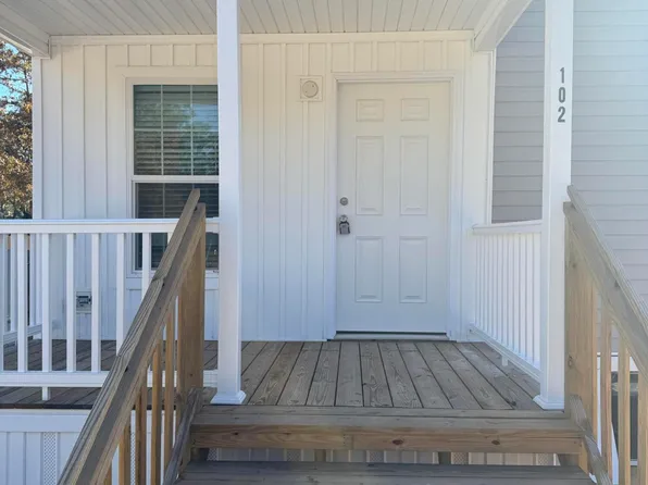 102 LENORE Avenue, Interlachen, FL 32148