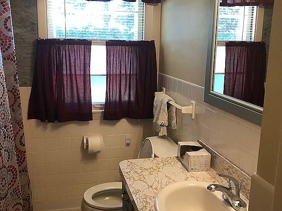 Main floor full bathroom 