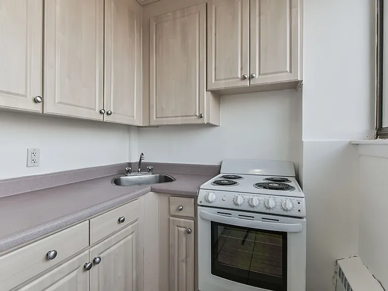 224 Saint George St #312 — Photo 15
