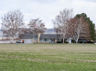 19712 S Airport Ln, Baker City, OR 97814