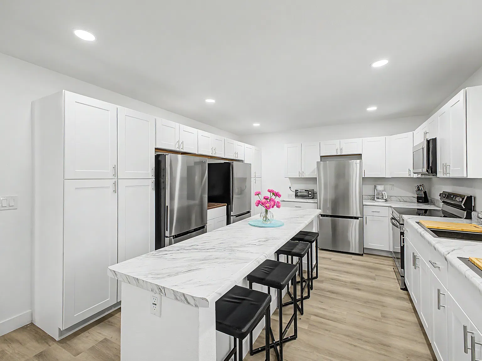 31 W Sunnyslope Ln — Photo 1