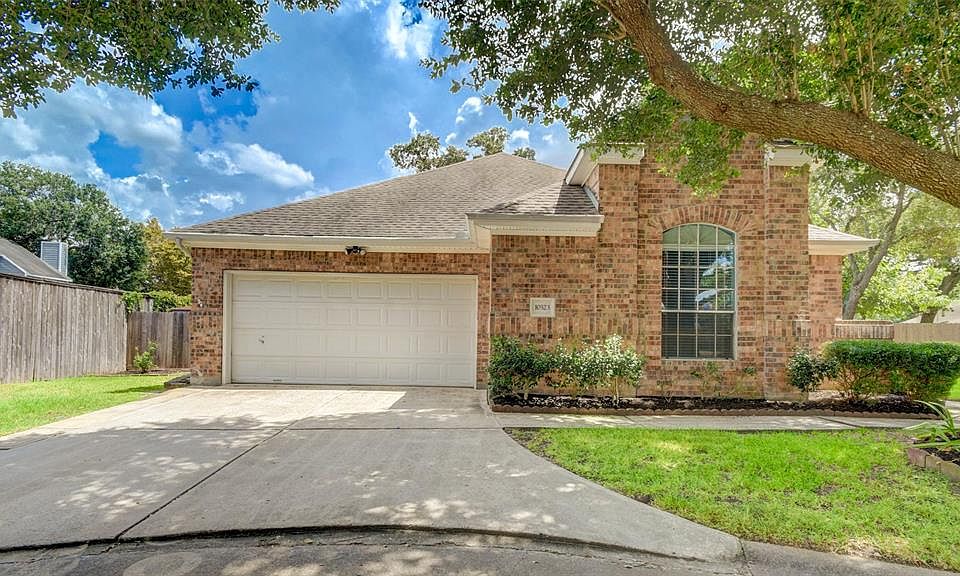 1st image of 10323 Emerald Trail Dr