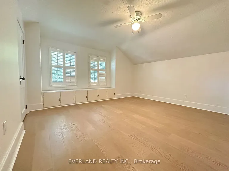 426 Reynolds St — Photo 10