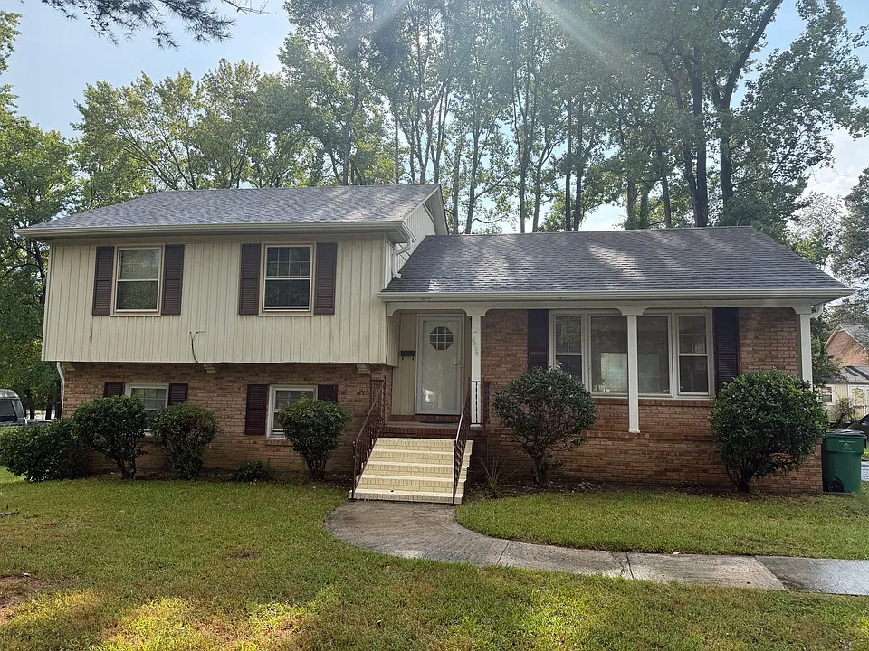 5200 Amity Pl
