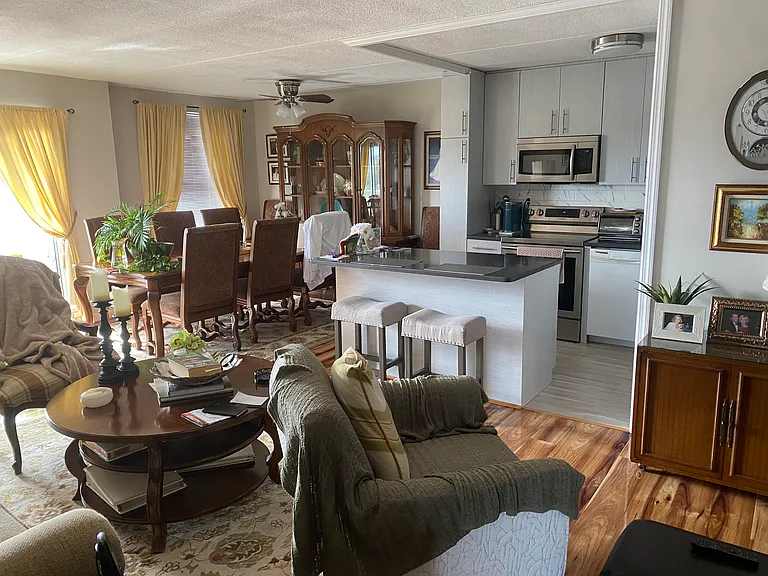 35 Park Ave #5R — Photo 3