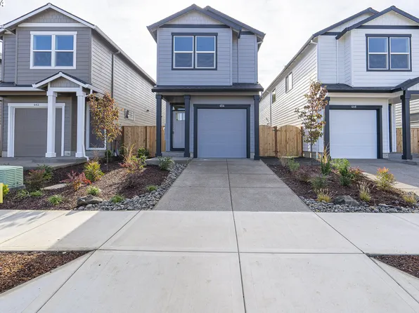 454 E London Way, Newberg, OR 97132