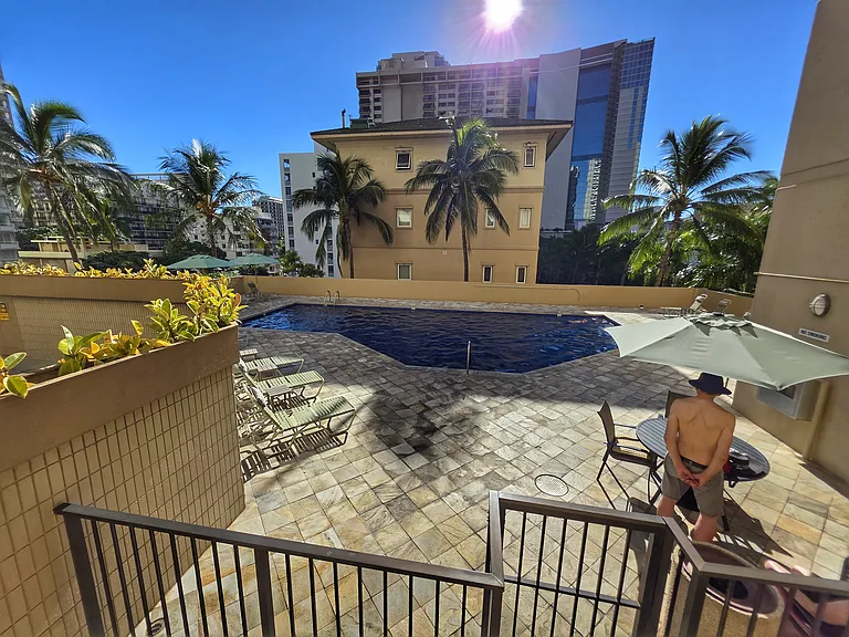 6th floor pool