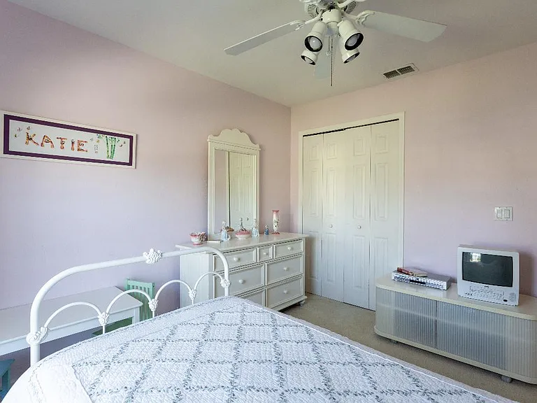 Seashore Cir — Photo 29
