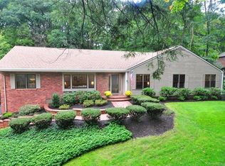 32 Avonridge, Avon, CT 06001