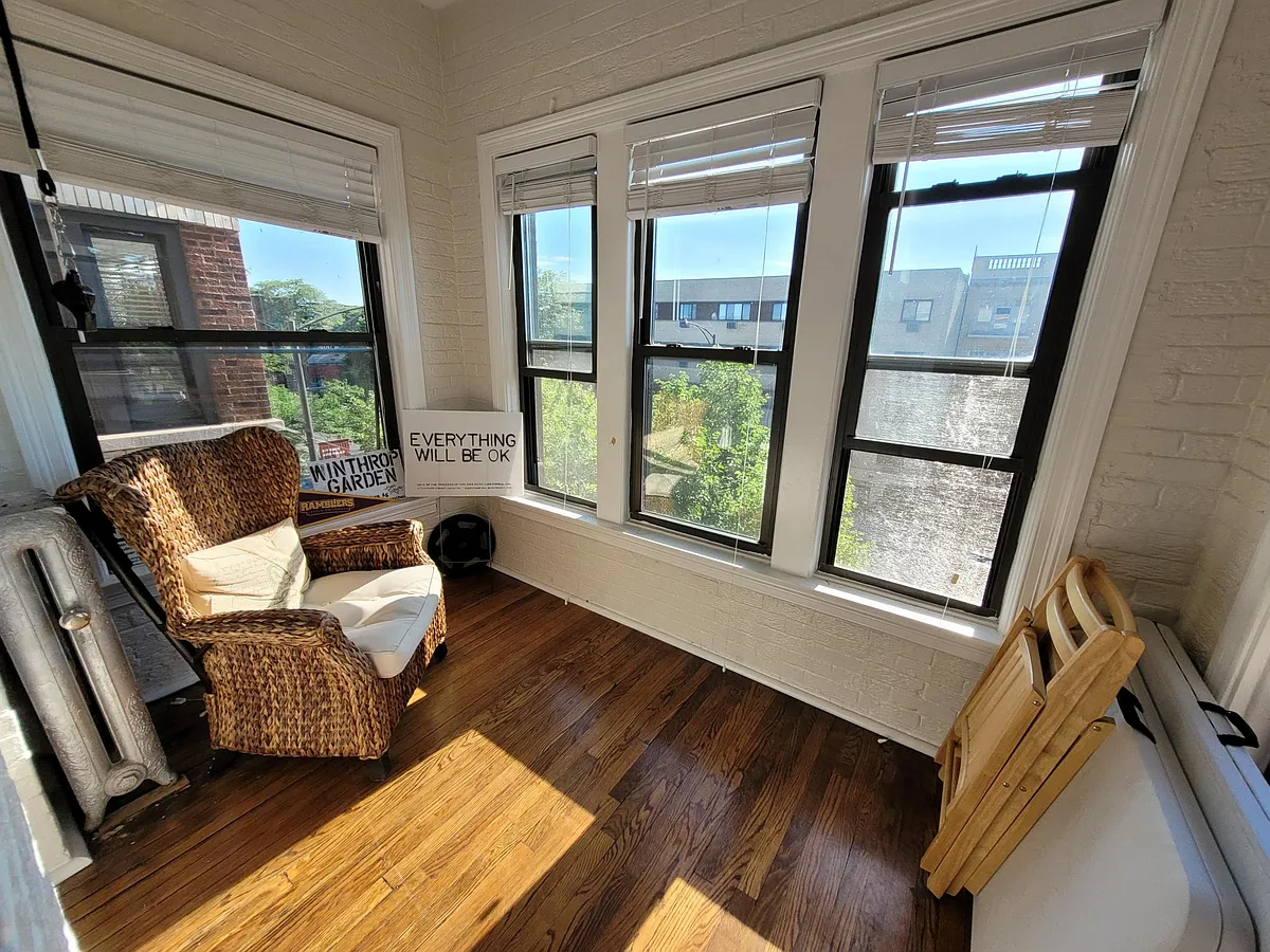 Building Photo - 6757 N Sheridan Rd #3S