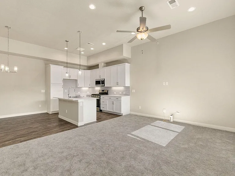 820 Schlagel St #7 — Photo 2