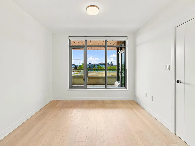 785 Harbour Ave #301 — Photo 7