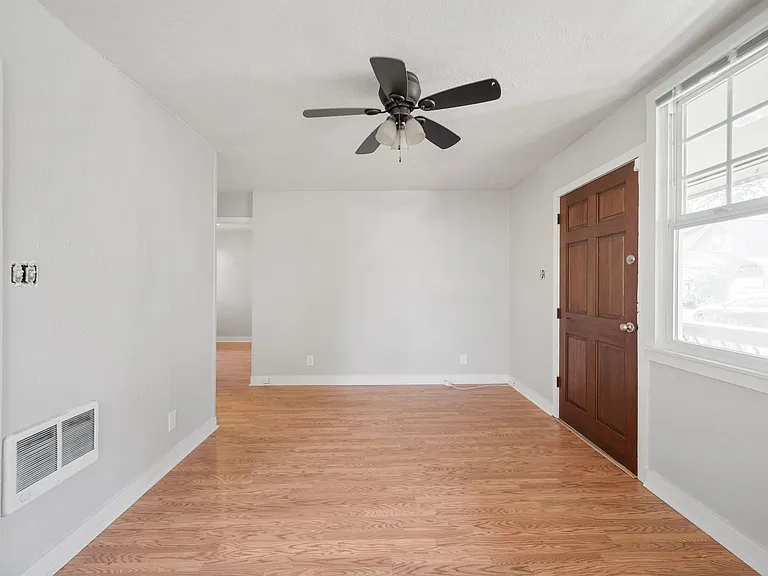 6832 SE 50th Ave — Photo 8