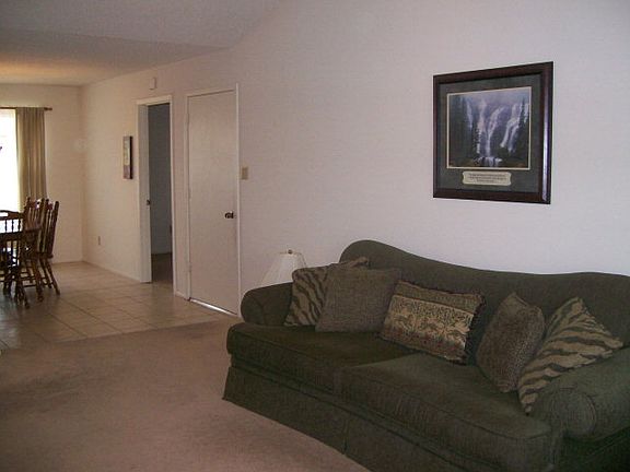 4th image of 12061 W Hoffman Dr