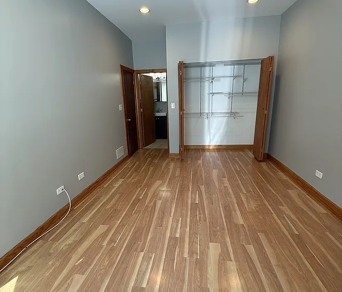 4030 S Indiana Ave #3 — Photo 9