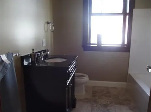 Moore Street Apartments — Photo 7
