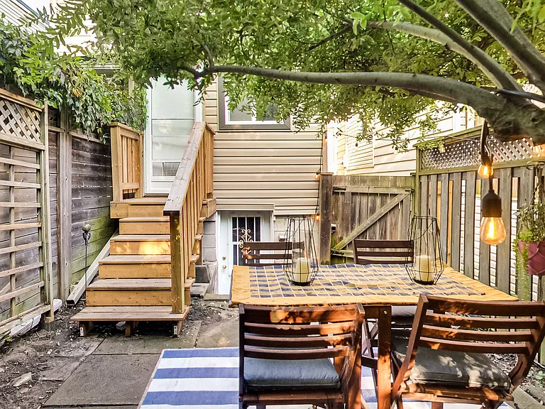 6 King Edward Ave #LOWER — Photo 11