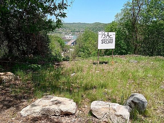 top part of lot w/ view