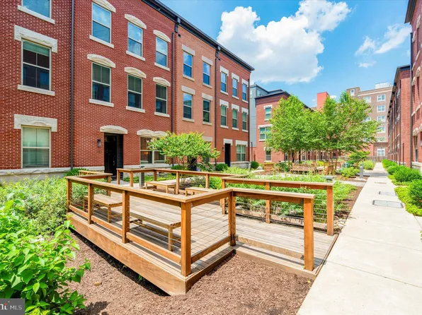 1432 S Lawrence Ter, Philadelphia, PA 19147