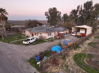 21120 S Cornelia Ave, Riverdale, CA 93656