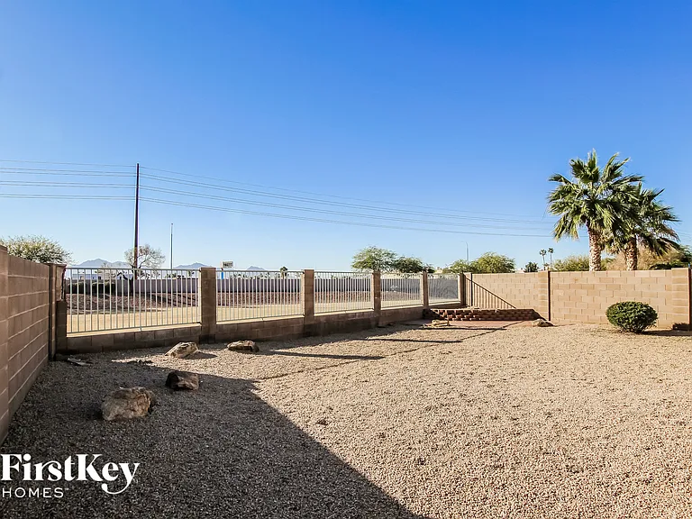 11029 W Almeria Rd — Photo 15