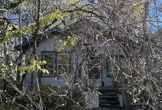 1st image of 860 18th Ave SE