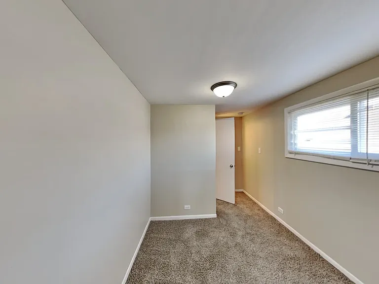 1818 N 38th Ave — Photo 2