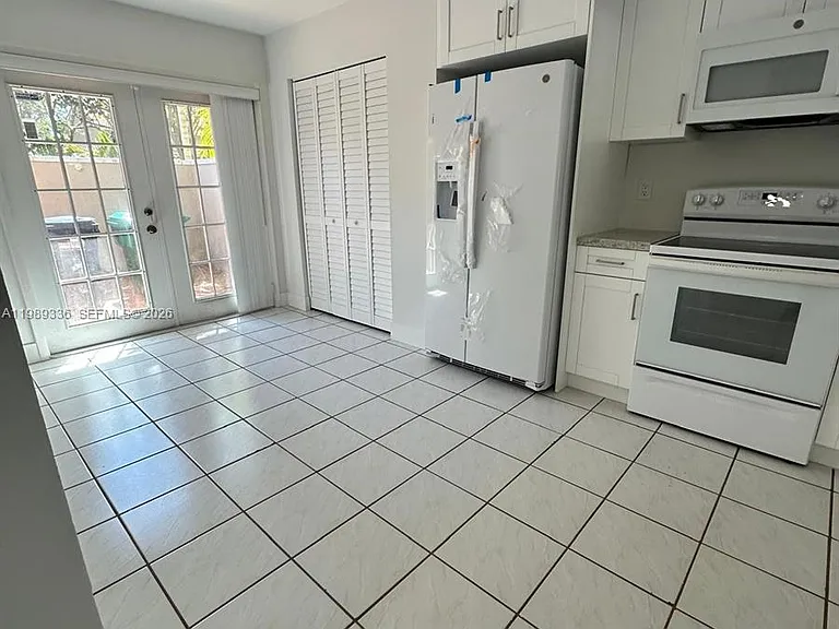 9102 SW 113th Place Cir E — Photo 8