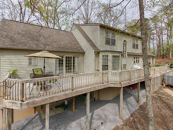 4th image of 635 Twin Coves Dr