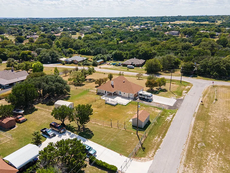 122 County Road 4936 — Photo 32